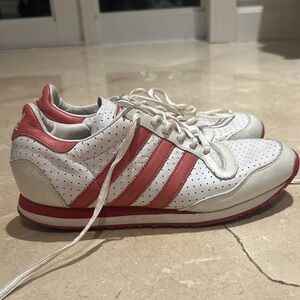 VINTAGE 2000’s Adidas Sneakers